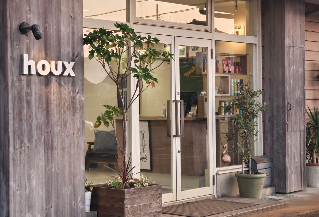 上越市大学前のヘアサロンhoux（ウー）
